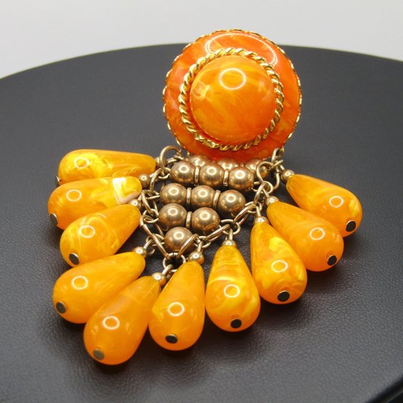 Vintage Lucite Dangle Earrings Yellow Cha Cha Statement Amazing Clip On - Picture 2 of 5